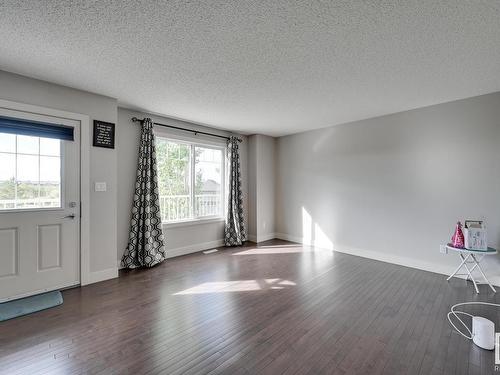 6 2922 Maple Way, Edmonton, AB - Indoor