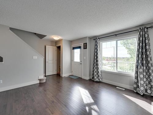 6 2922 Maple Way, Edmonton, AB - Indoor