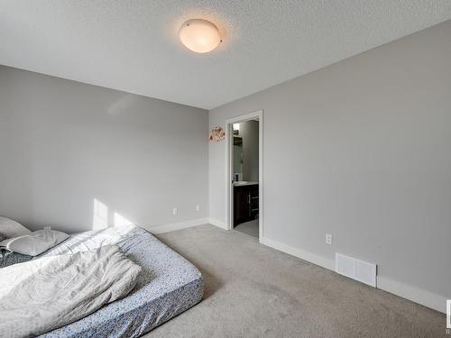 6 2922 Maple Way, Edmonton, AB - Indoor Photo Showing Bedroom