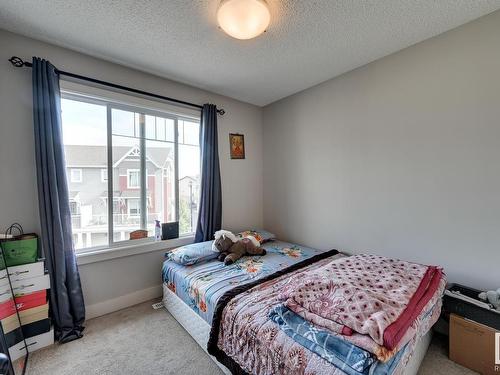 6 2922 Maple Way, Edmonton, AB - Indoor Photo Showing Bedroom