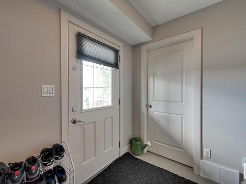 6 2922 Maple Way, Edmonton, AB - Indoor Photo Showing Other Room