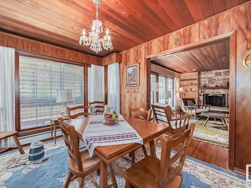 4422 Ada Boulevard, Edmonton, AB - Indoor Photo Showing Dining Room