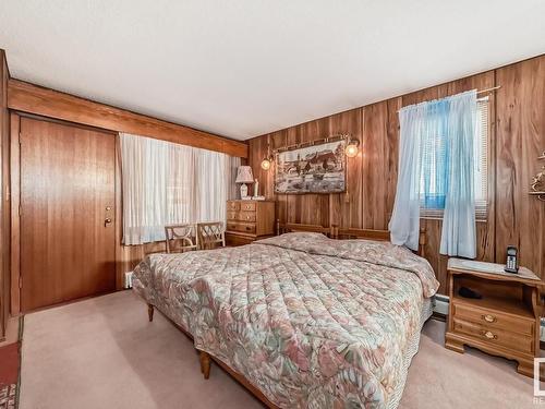 4422 Ada Boulevard, Edmonton, AB - Indoor Photo Showing Bedroom