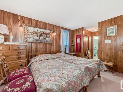 4422 Ada Boulevard, Edmonton, AB - Indoor Photo Showing Bedroom