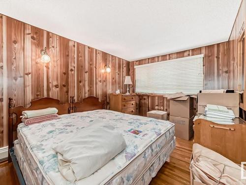 4422 Ada Boulevard, Edmonton, AB - Indoor Photo Showing Bedroom