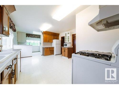 4741 51 Avenue, Wildwood, AB - Indoor Photo Showing Kitchen