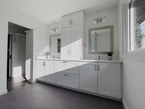 8803 145 Street, Edmonton, AB - Indoor Photo Showing Bathroom