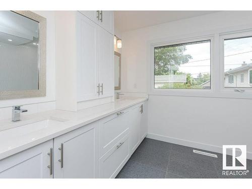 8803 145 Street, Edmonton, AB - Indoor Photo Showing Bathroom