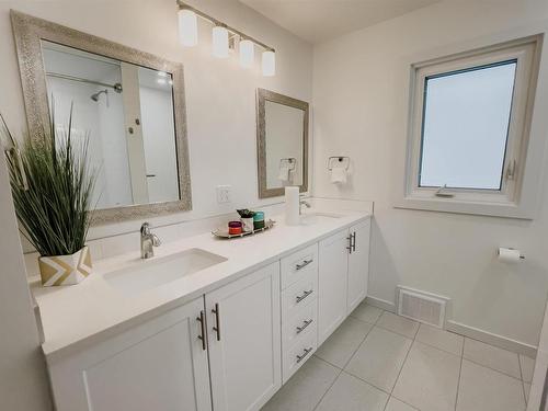 8803 145 Street, Edmonton, AB - Indoor Photo Showing Bathroom