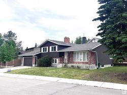 99 WAHSTAO CR NW  Edmonton, AB T5T 2W9