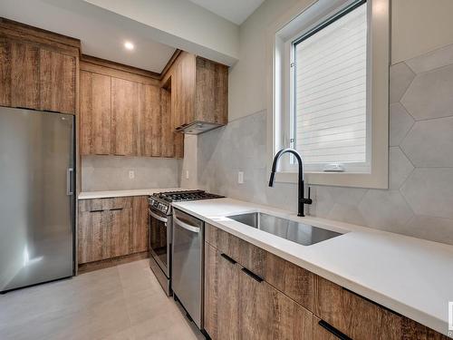 2503 Cameron Ravine Landing, Edmonton, AB - Indoor Photo Showing Kitchen