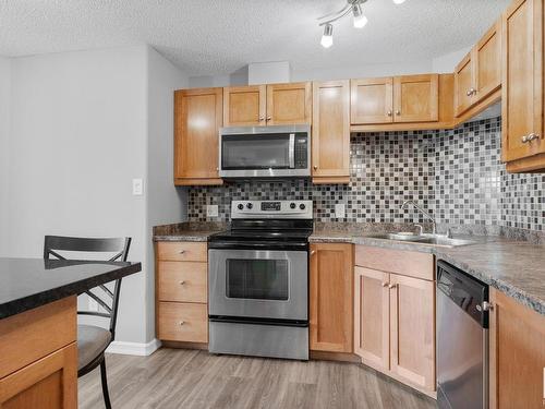 1112 7339 South Terwillegar Drive, Edmonton, AB - Indoor Photo Showing Kitchen