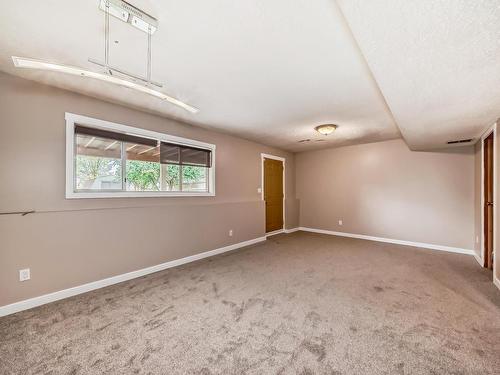 5519 35 Avenue, Edmonton, AB - Indoor Photo Showing Other Room