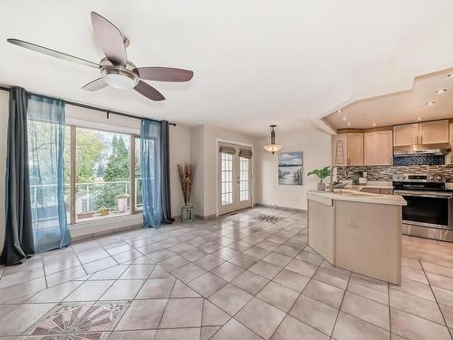 5519 35 Avenue, Edmonton, AB - Indoor Photo Showing Kitchen