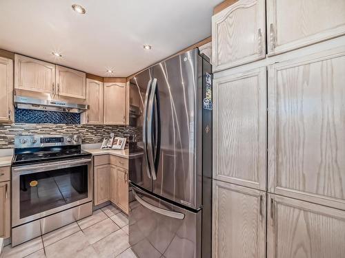 5519 35 Avenue, Edmonton, AB - Indoor Photo Showing Kitchen