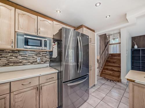 5519 35 Avenue, Edmonton, AB - Indoor Photo Showing Kitchen