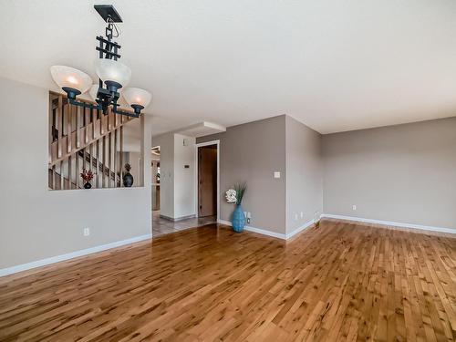 5519 35 Avenue, Edmonton, AB - Indoor Photo Showing Other Room