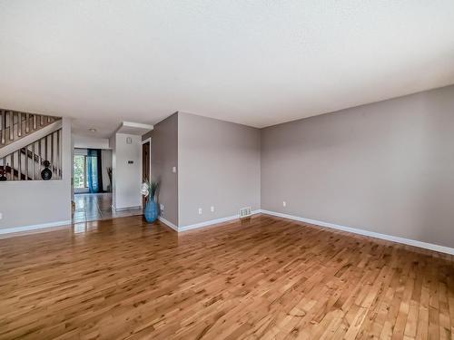 5519 35 Avenue, Edmonton, AB - Indoor Photo Showing Other Room