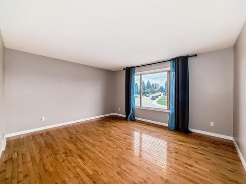 5519 35 Avenue, Edmonton, AB - Indoor Photo Showing Other Room