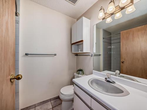 5519 35 Avenue, Edmonton, AB - Indoor Photo Showing Bathroom