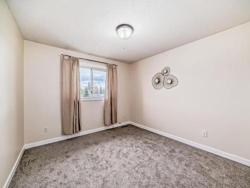 5519 35 Avenue, Edmonton, AB - Indoor Photo Showing Other Room