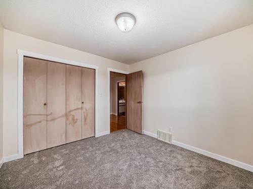 5519 35 Avenue, Edmonton, AB - Indoor Photo Showing Other Room