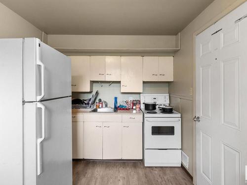 12010 102 Street, Edmonton, AB - Indoor Photo Showing Kitchen