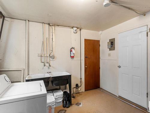 12010 102 Street, Edmonton, AB - Indoor Photo Showing Laundry Room