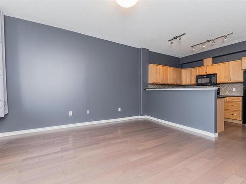 206 141 Festival Way, Sherwood Park, AB - Indoor Photo Showing Kitchen