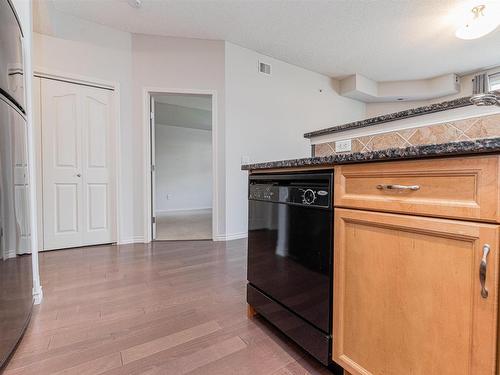 206 141 Festival Way, Sherwood Park, AB - Indoor Photo Showing Kitchen