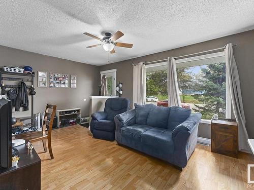 611 13 Street, Cold Lake, AB - Indoor Photo Showing Living Room