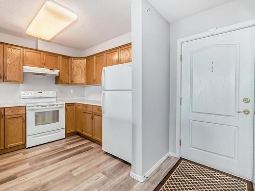 412 8912 156 Street, Edmonton, AB - Indoor Photo Showing Kitchen