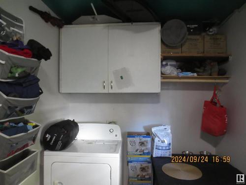 4619 4 Avenue, Edson, AB - Indoor Photo Showing Laundry Room