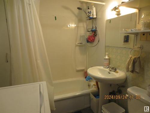 4619 4 Avenue, Edson, AB - Indoor Photo Showing Bathroom