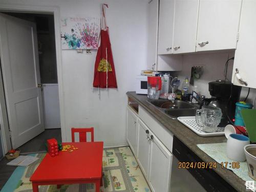 4619 4 Avenue, Edson, AB - Indoor Photo Showing Kitchen With Double Sink