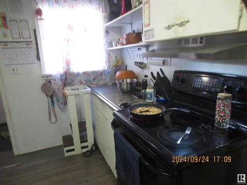 4619 4 Avenue, Edson, AB - Indoor Photo Showing Kitchen