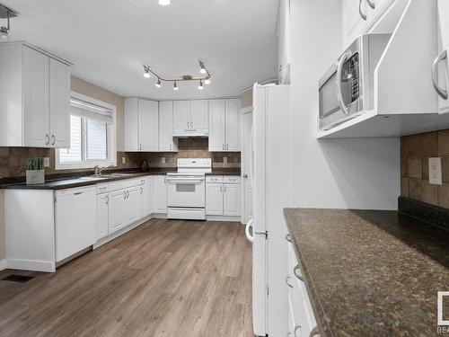 218 20 Street, Cold Lake, AB - Indoor Photo Showing Kitchen