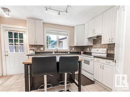 218 20 Street, Cold Lake, AB - Indoor Photo Showing Kitchen