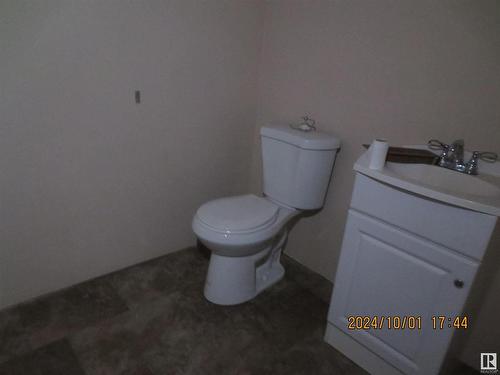 4615 4 Avenue, Edson, AB - Indoor Photo Showing Bathroom