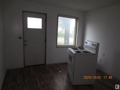 4615 4 Avenue, Edson, AB - Indoor Photo Showing Laundry Room