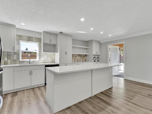 8416 26 Avenue, Edmonton, AB - Indoor Photo Showing Kitchen