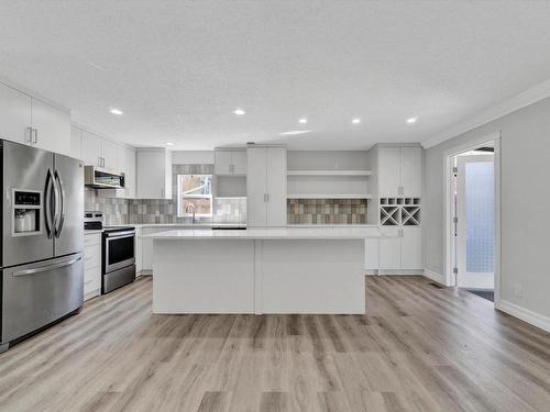 8416 26 Avenue, Edmonton, AB - Indoor Photo Showing Kitchen With Upgraded Kitchen