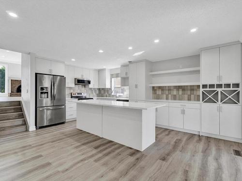 8416 26 Avenue, Edmonton, AB - Indoor Photo Showing Kitchen With Upgraded Kitchen