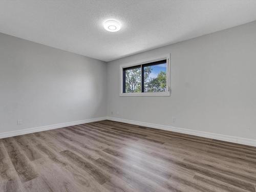 8416 26 Avenue, Edmonton, AB - Indoor Photo Showing Other Room