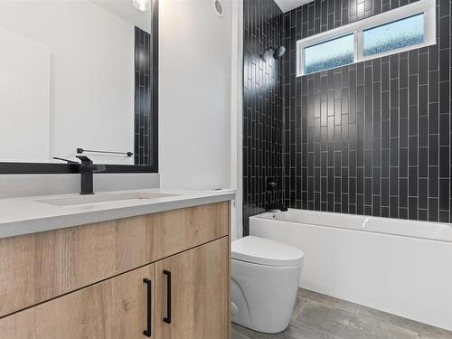 13843 110A Avenue, Edmonton, AB - Indoor Photo Showing Bathroom