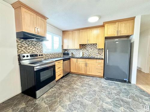 5613 48 A Street, Vegreville, AB - Indoor Photo Showing Kitchen