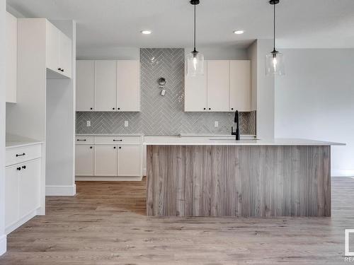 9201 102 Street, Morinville, AB - Indoor Photo Showing Kitchen