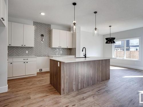 9201 102 Street, Morinville, AB - Indoor Photo Showing Kitchen With Upgraded Kitchen