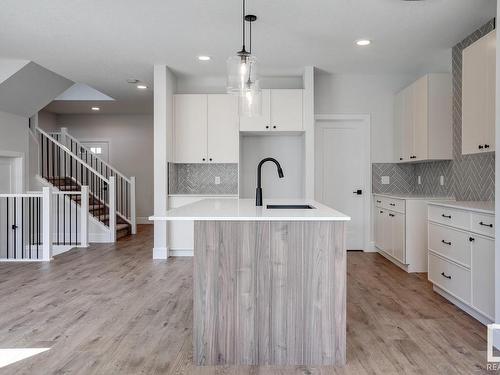 9201 102 Street, Morinville, AB - Indoor Photo Showing Kitchen With Upgraded Kitchen