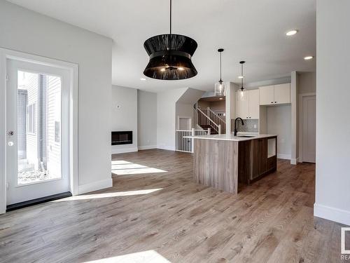 9201 102 Street, Morinville, AB - Indoor Photo Showing Kitchen